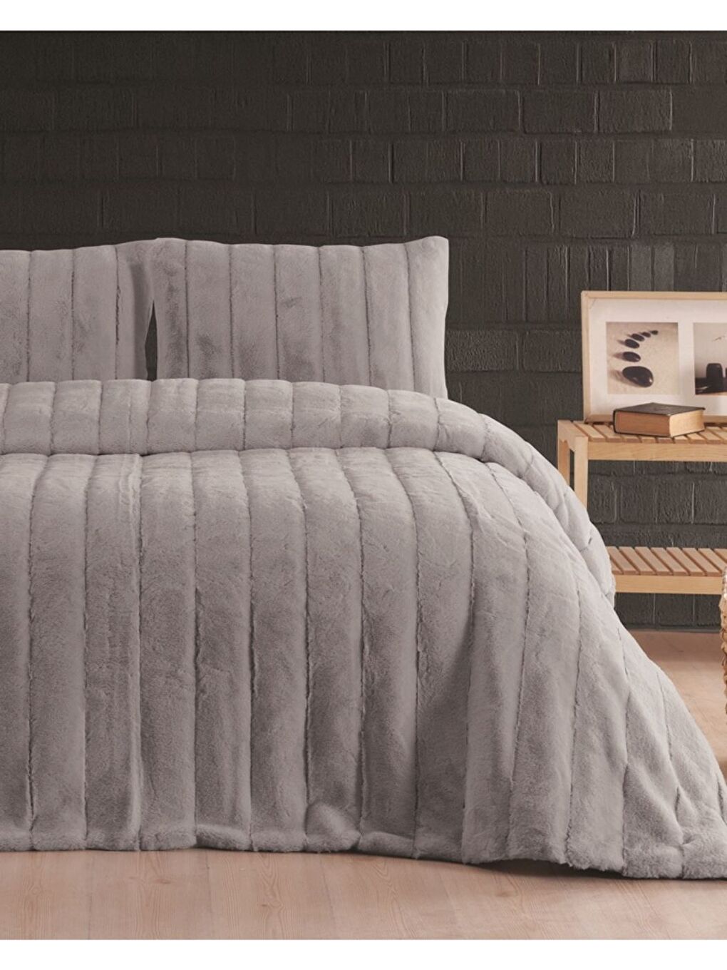 Gri Luxe 3 Parça Çift Kişilik Yatak Örtüsü Seti Kutulu 230x250 Çizgili Silver