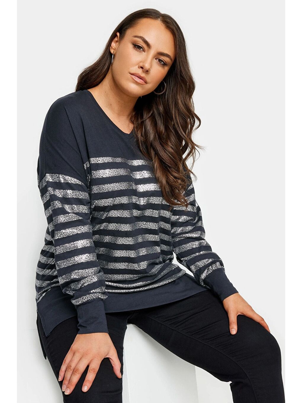 Lacivert Büyük Beden V Yaka Uzun Kollu Metalik Çizgili Sweatshirt 302790-3