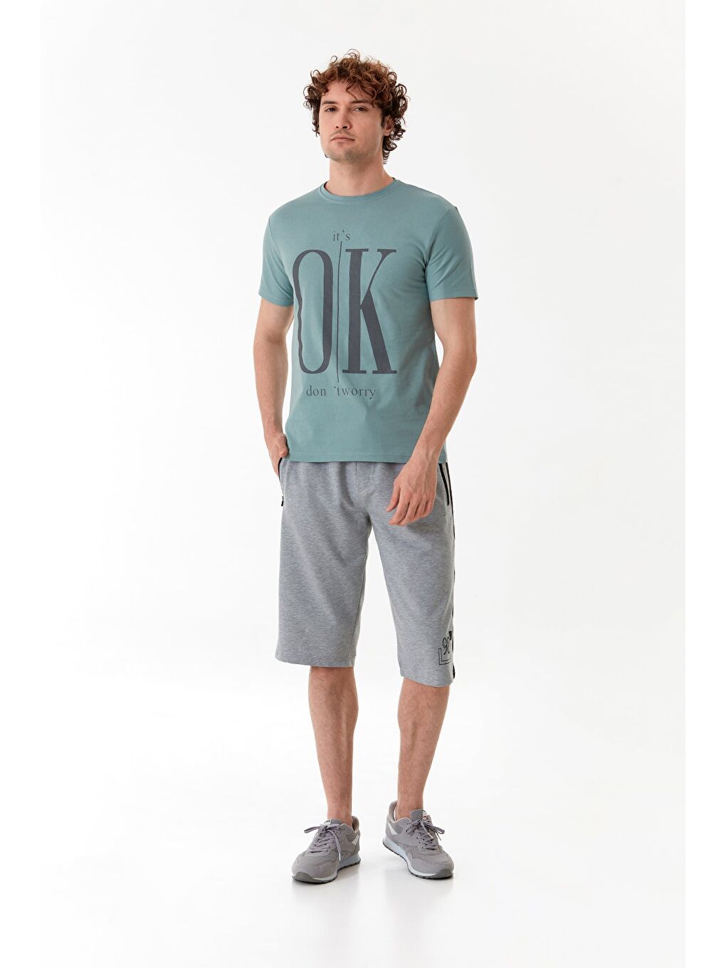 Gri 98 Baskılı Cebi Fermuarlı Kapri