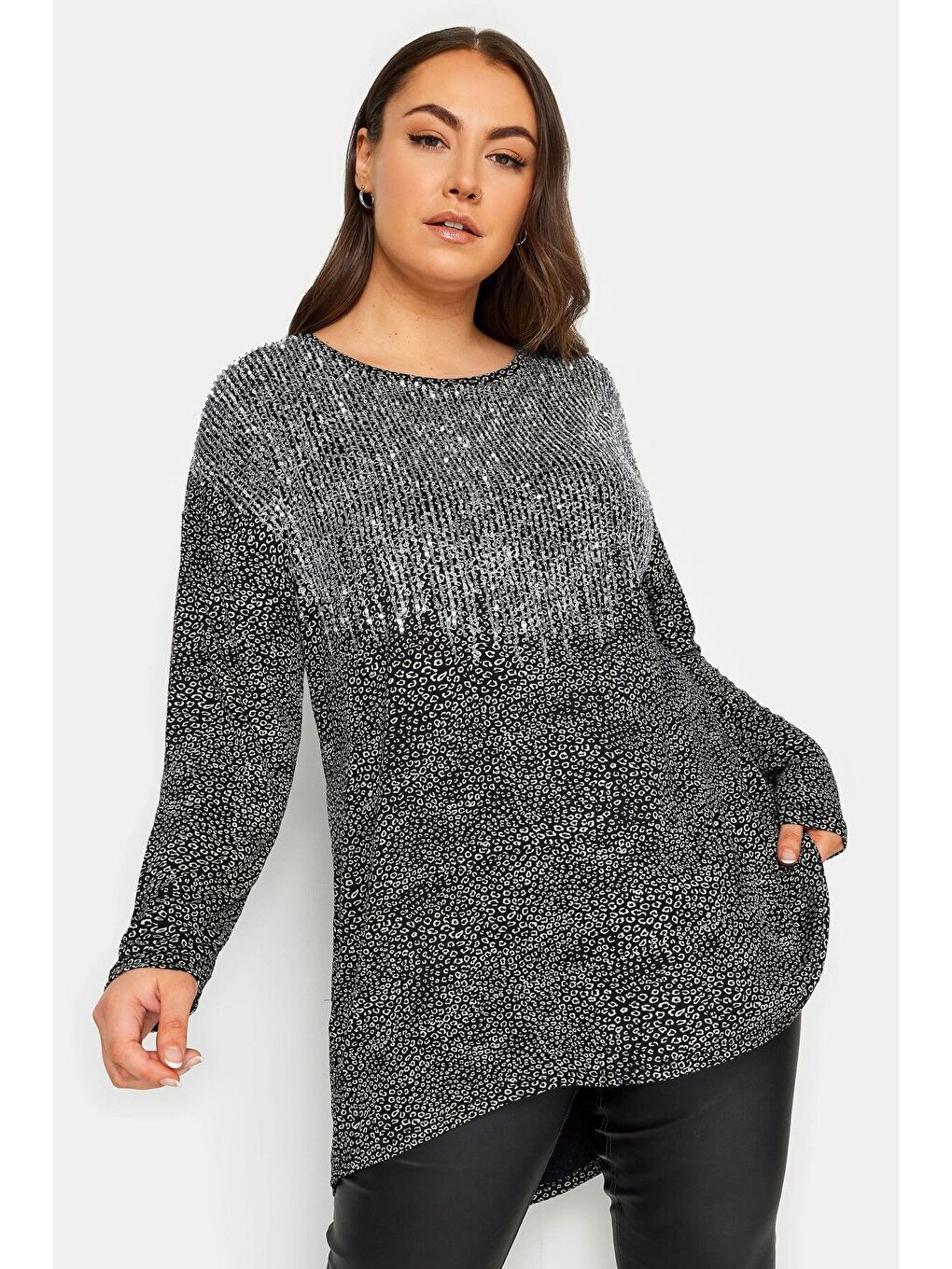 Siyah Büyük Beden Bisiklet Yaka Uzun Kollu Payet İşlemeli Bluz 302857