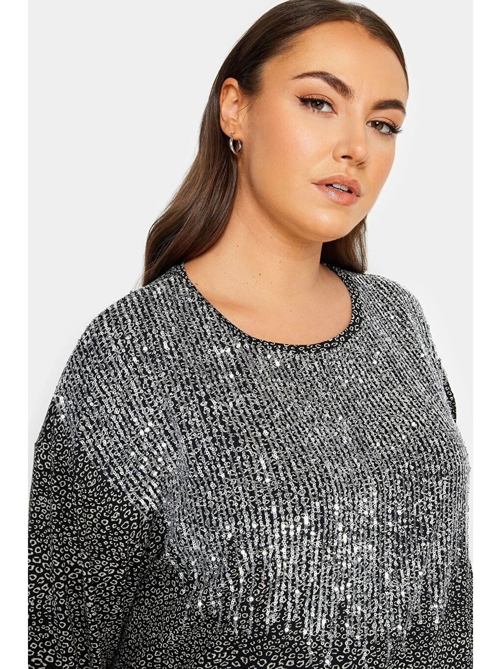 Siyah Büyük Beden Bisiklet Yaka Uzun Kollu Payet İşlemeli Bluz 302857-3