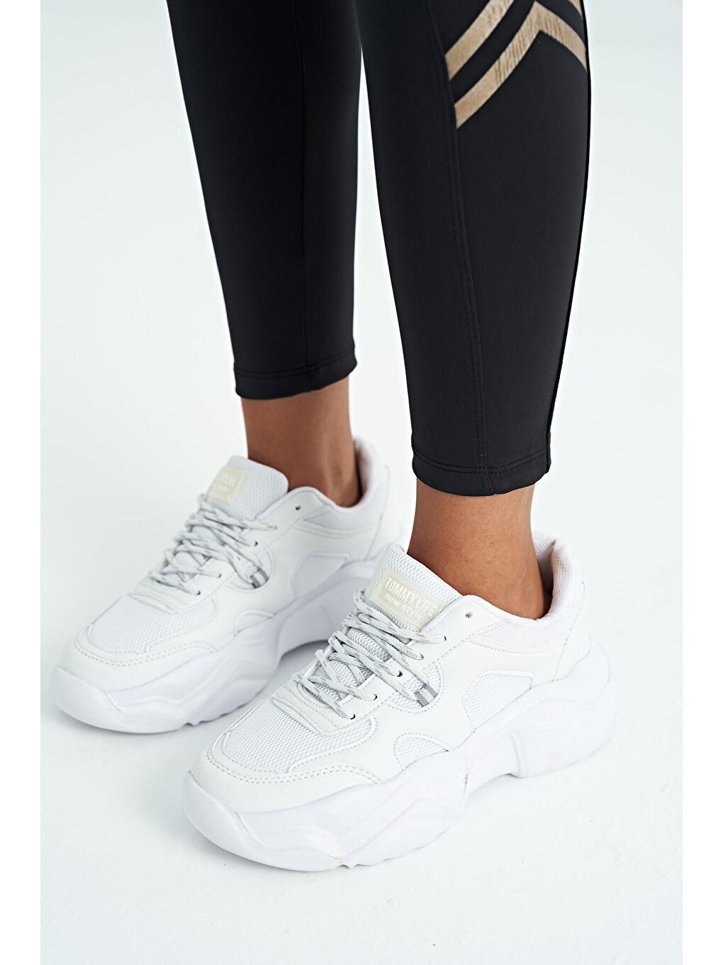 Siyah Şerit Detaylı Dalgıç Kumaş Slim Fit Yüksek Bel  Kadın Tayt - 94637-3