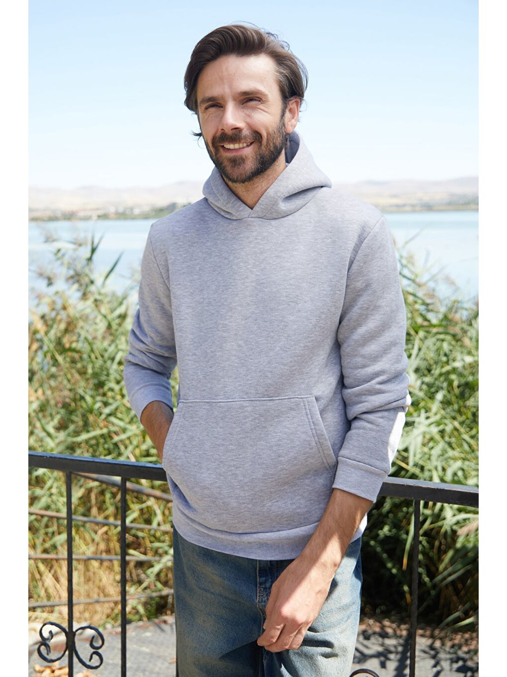 Gri 3 İplik Basic Kanguru Cepli Slim Fit Kapüşonlu Sweatshirt-1