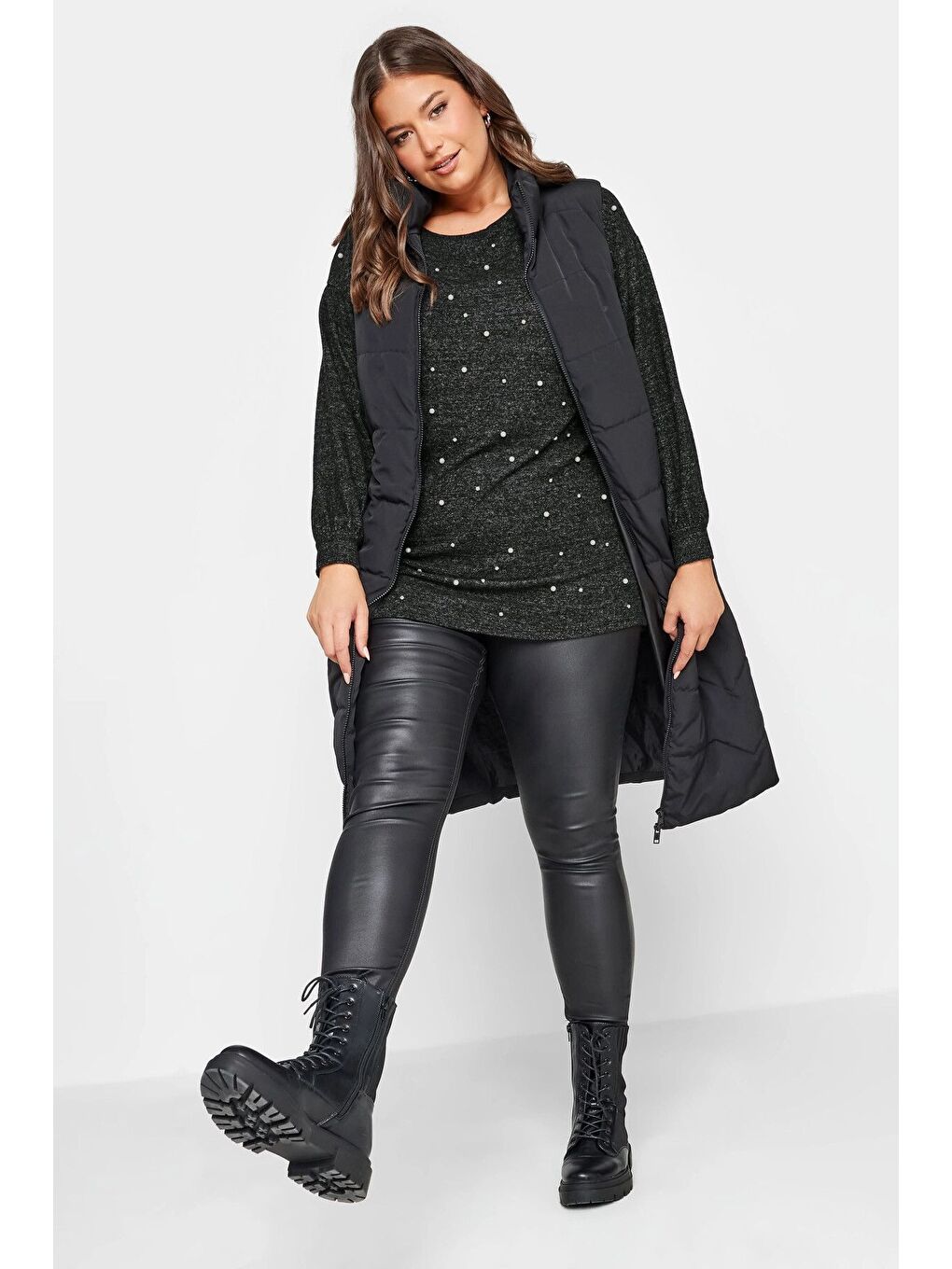 Siyah Büyük Beden Bisiklet Yaka Uzun Kollu İnci İşlemeli Bluz 302623-3