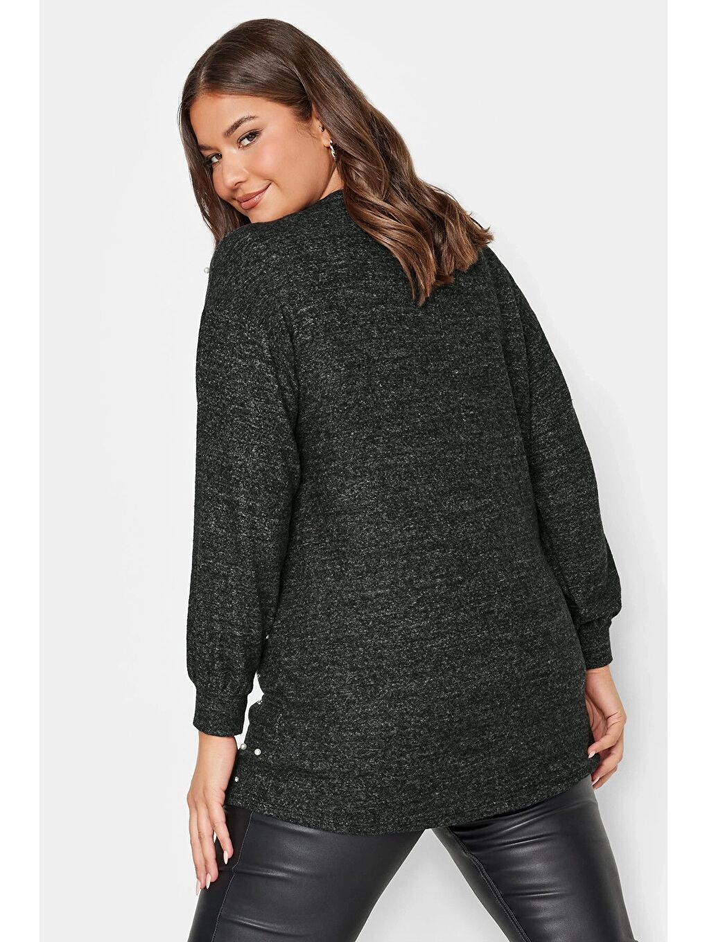 Siyah Büyük Beden Bisiklet Yaka Uzun Kollu İnci İşlemeli Bluz 302623-4