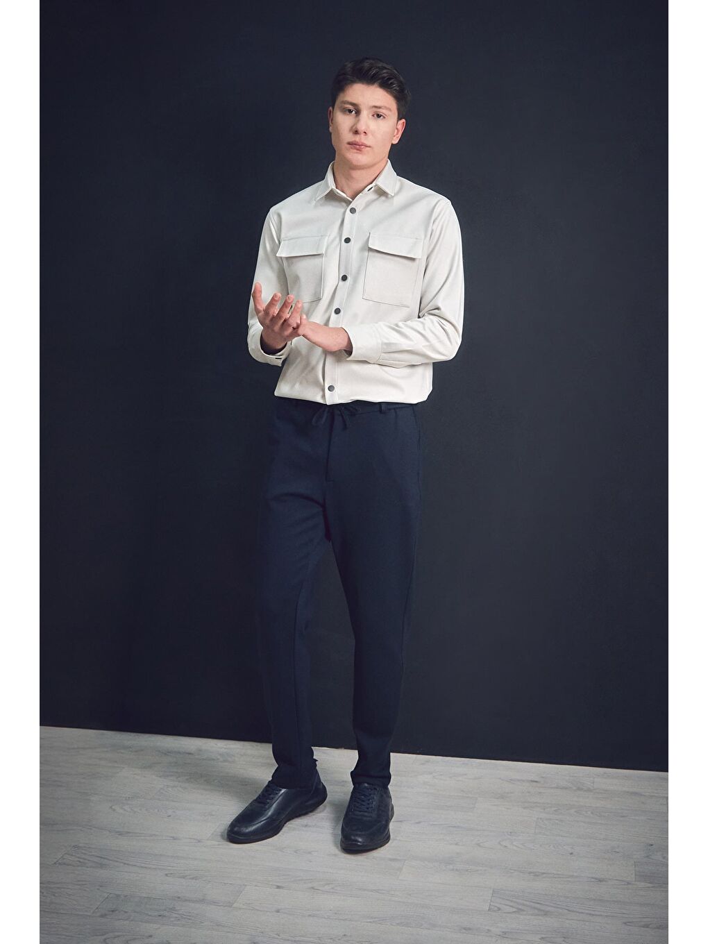 Bej Basic Çift Cepli Çıtçıtlı Gömlek-1