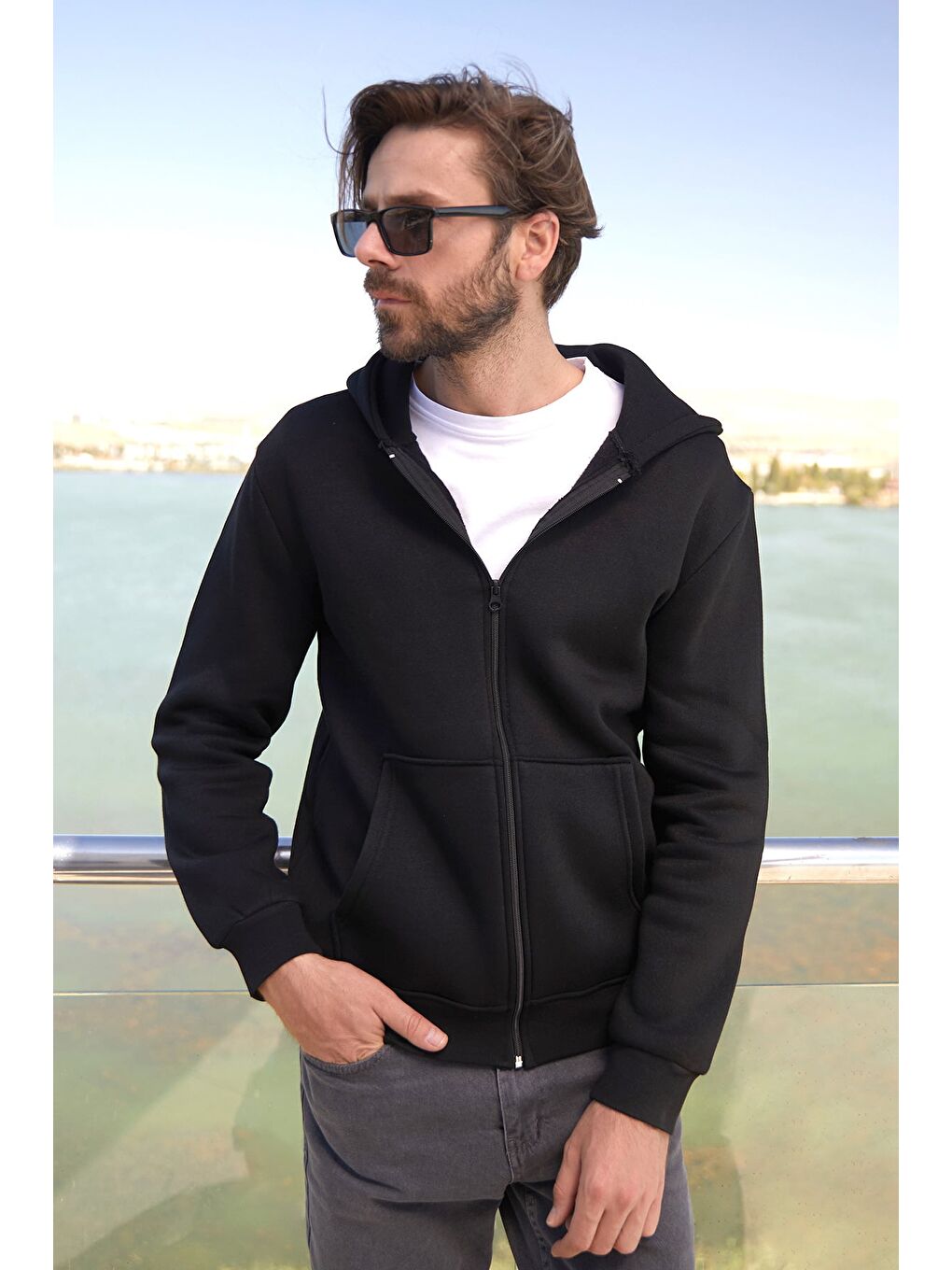 Siyah 3 İplik Fermuarlı Kanguru Cepli Sweatshirt-2