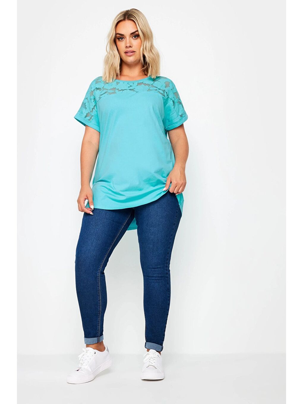 Mavi Büyük Beden Bisiklet Yaka Tül Detaylı Kısa Kollu Tişört 321836-1