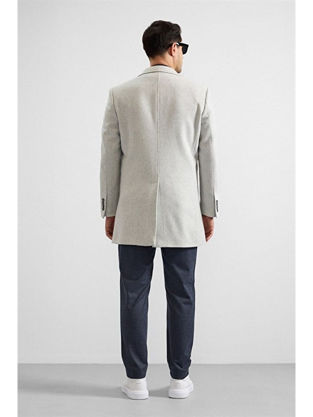 Gri Slim Mono Yaka Düz Yan Cepli Düğmeli Dolgusuz Standart Kaban-3