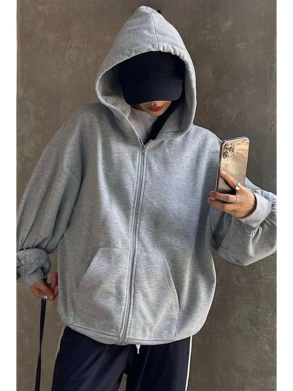 Kadın Gri Kapüşon Detay Fermuarlı Hırka-4