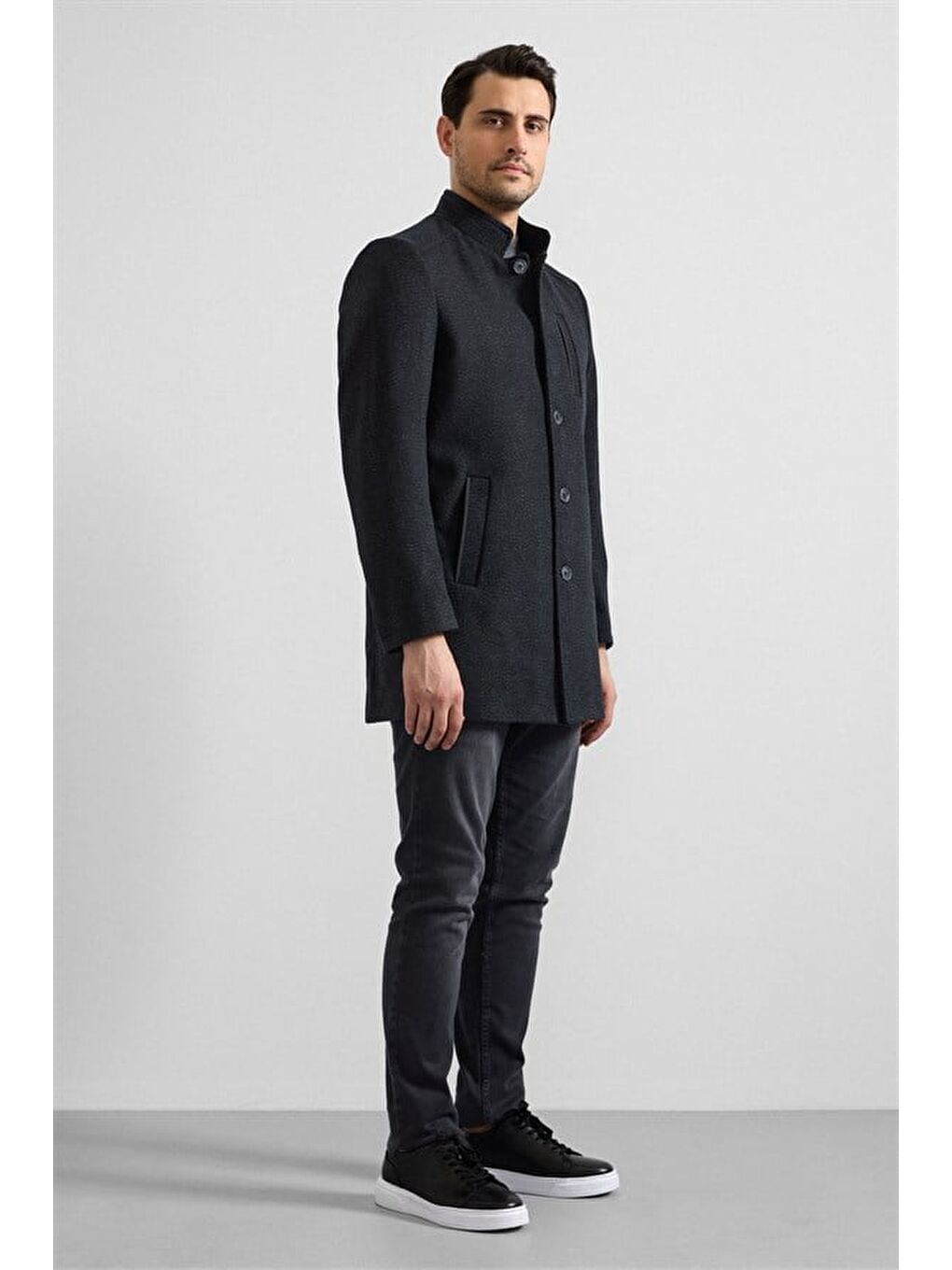 Siyah Regular Hakim Yaka Düz Yan Cepli Düğmeli Dolgusuz Standart Kaban-5