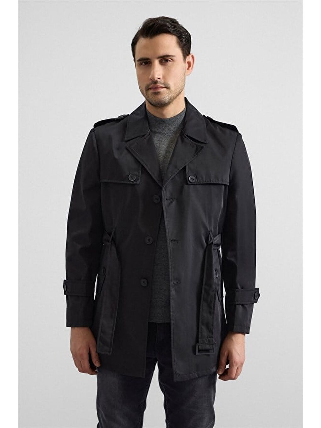 Siyah Slim Kruvaze Yaka Düz Yan Cepli Düğmeli Dolgusuz Standart Trençkot-1