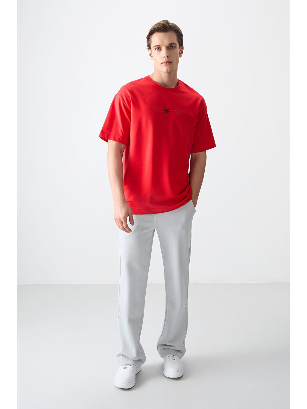 Kırmızı Fiesta Pamuklu Kalın Yumuşak Dokulu Oversize Fit Baskılı Erkek Tişört - 88374-1