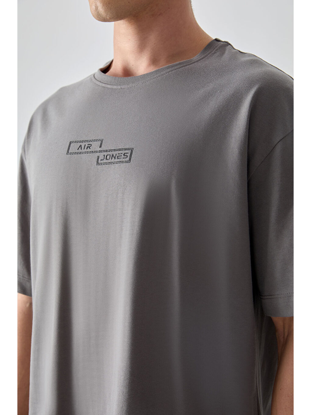 Koyu Gri %100 Pamuk Kalın Yumuşak Dokulu Oversize Fit Baskılı Erkek Tişört - 88361-1