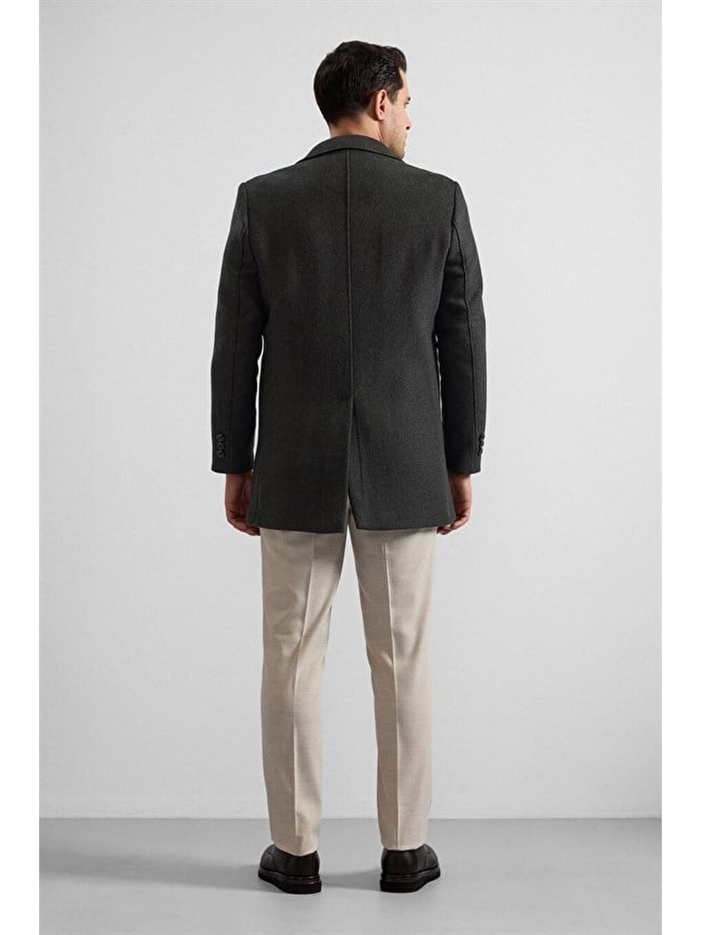 Haki Slim Sivri Yaka Düz Yan Cepli Düğmeli Dolgusuz Standart Kaban-5