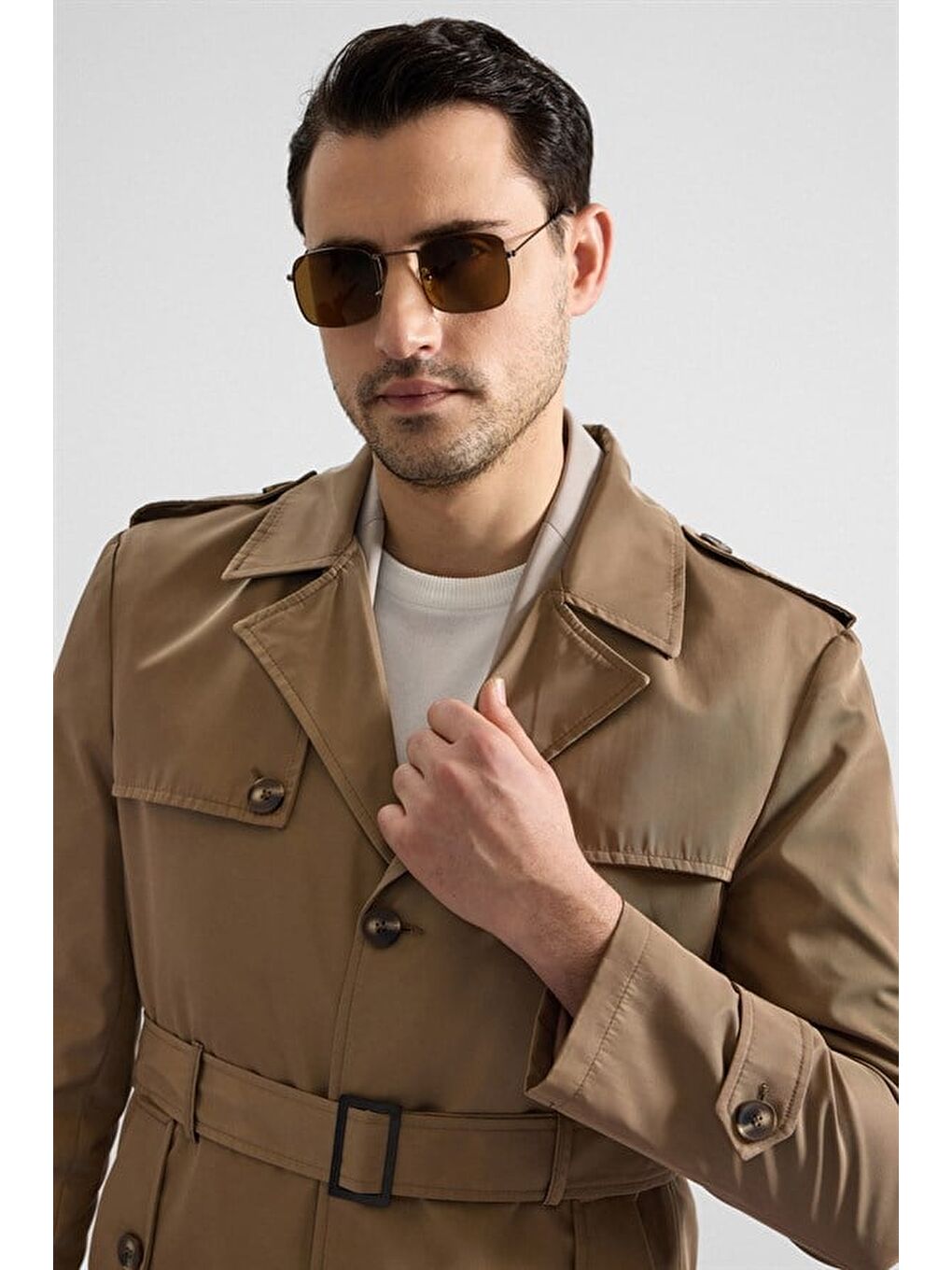 Bej Slim Kruvaze Yaka Düz Yan Cepli Düğmeli Dolgusuz Yıkamalı Trençkot-4