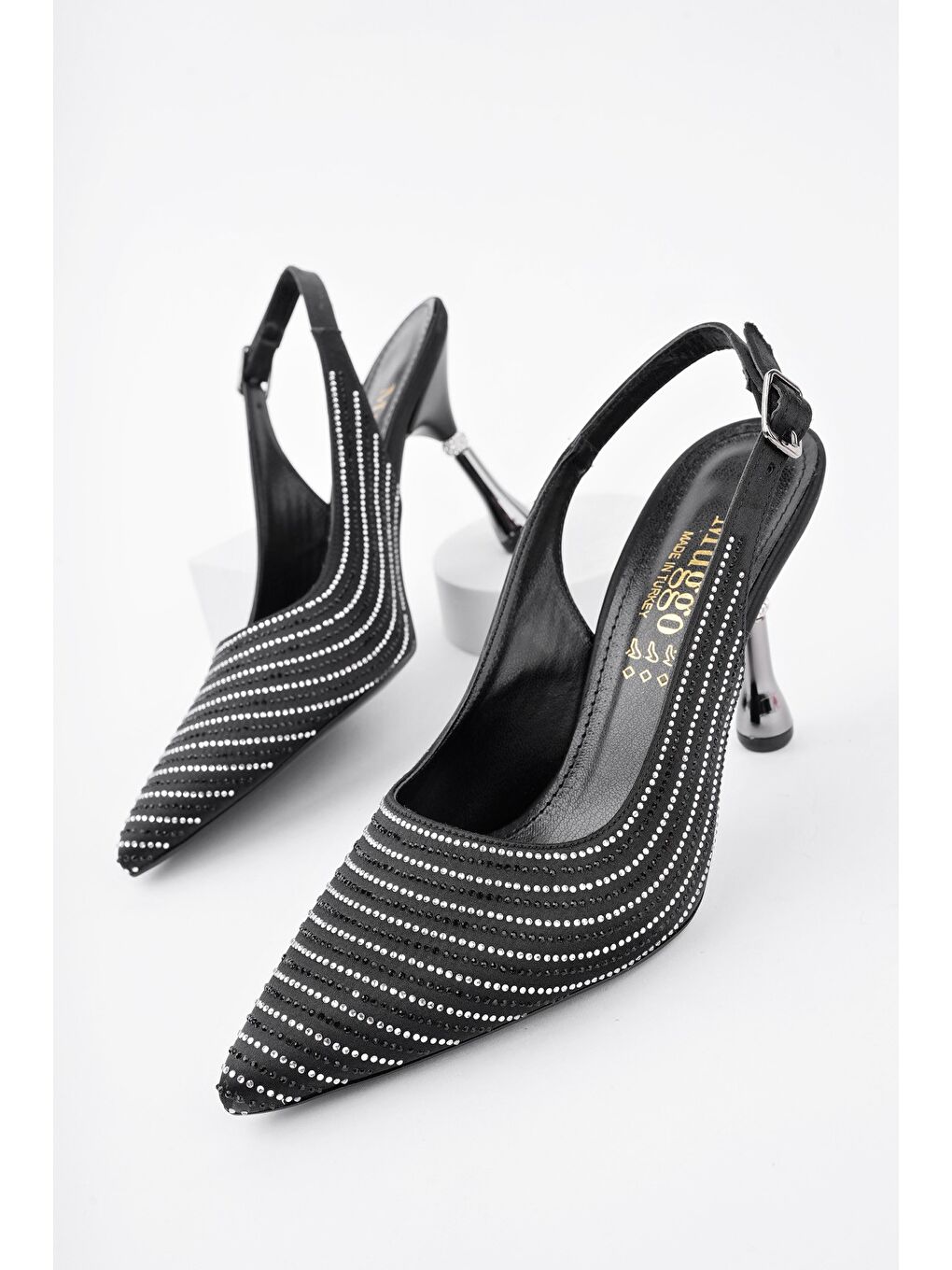 Siyah AMRİTA Sivri Burun Taşlı Arkası Açık Klasik Topuklu Kadın Ayakkabı-1