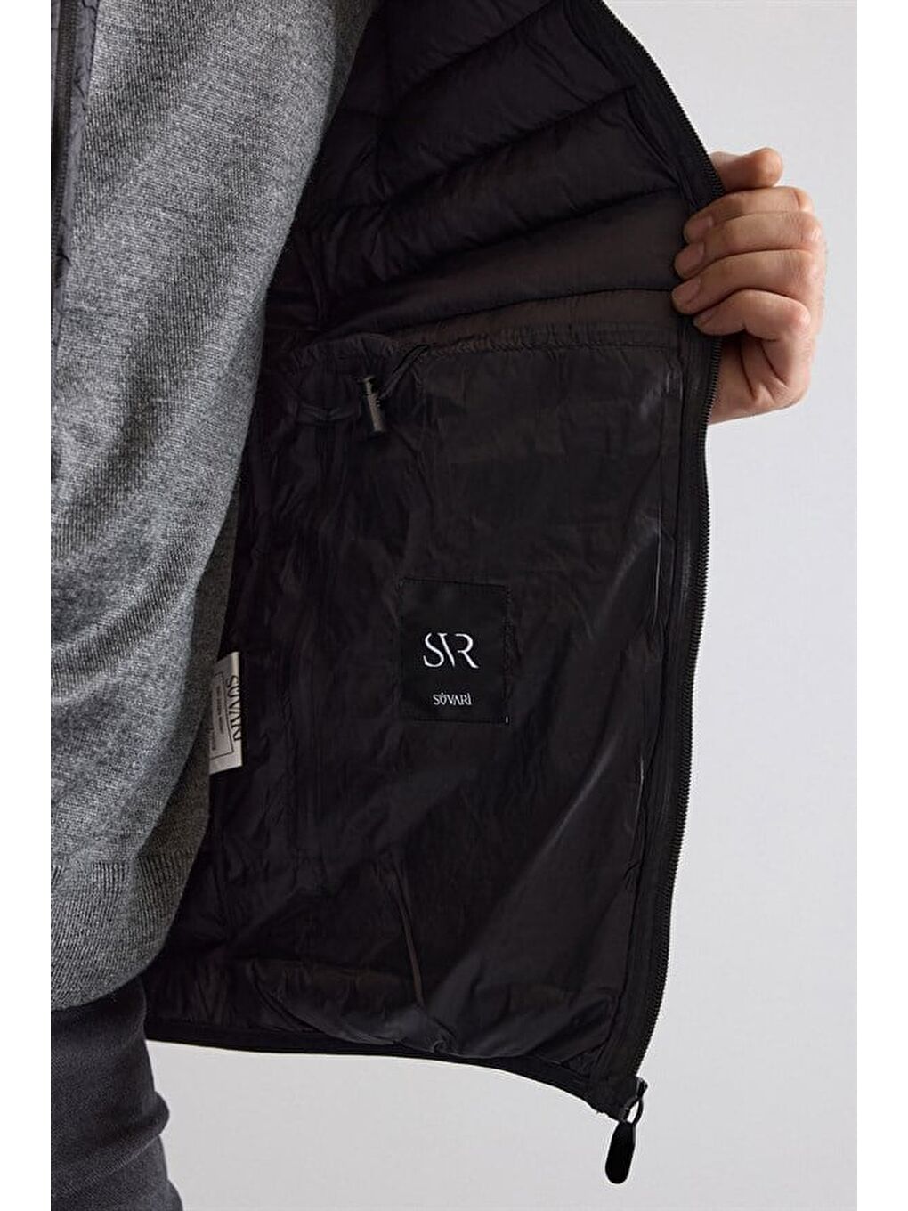 Siyah Slim Yarım Balıkçı Yaka Yatay Çizgili Yan Cepli Fermuar Elyaf Dolgulu Standart Mont-3