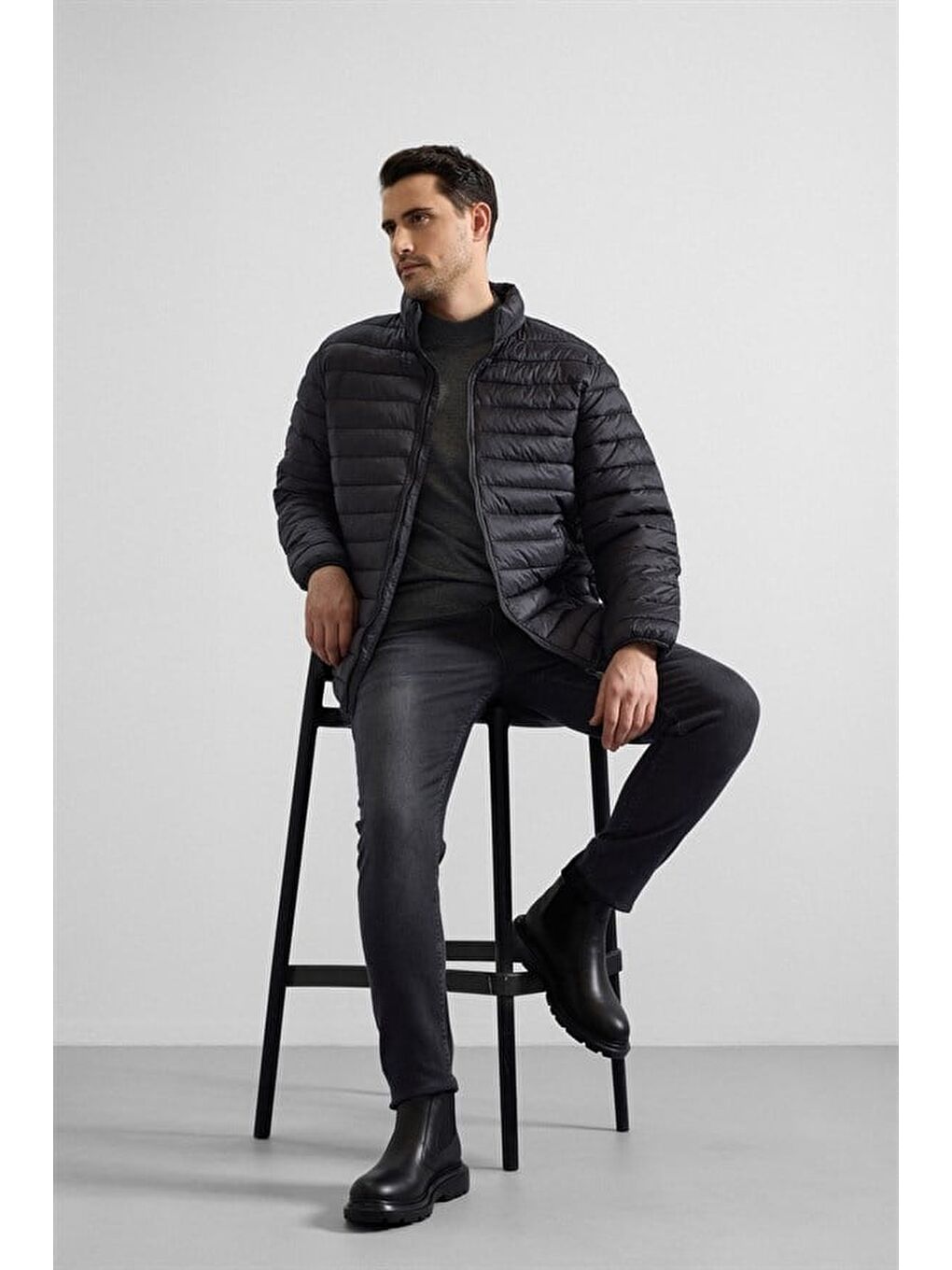 Siyah Slim Yarım Balıkçı Yaka Yatay Çizgili Yan Cepli Fermuar Elyaf Dolgulu Standart Mont-7