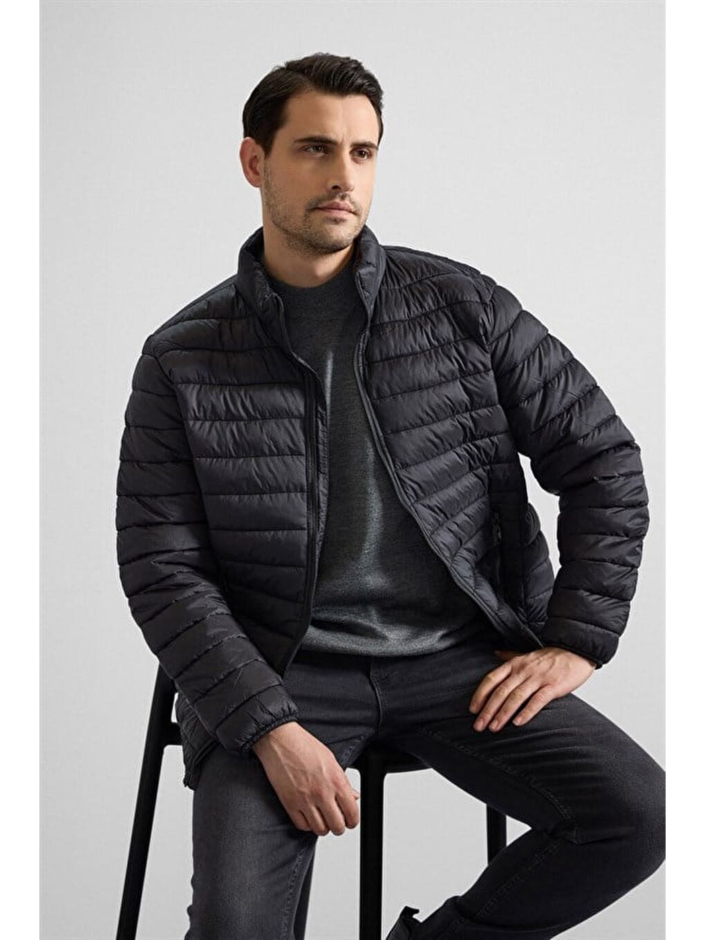 Siyah Slim Yarım Balıkçı Yaka Yatay Çizgili Yan Cepli Fermuar Elyaf Dolgulu Standart Mont-8