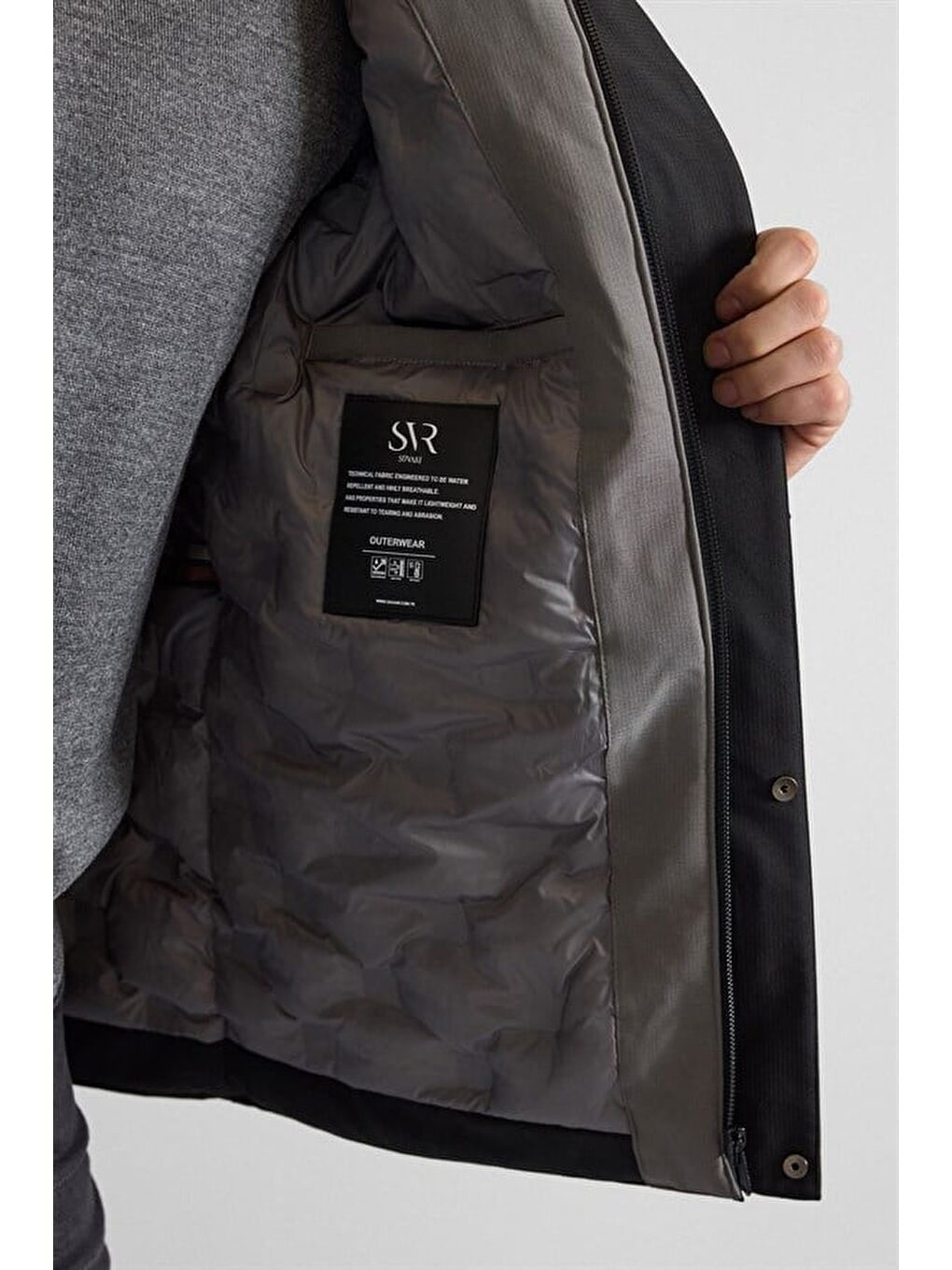 Siyah Slim Dik Yaka Düz Yan Cepli Fermuar + Çıtçıt Kapitone Standart Mont-3