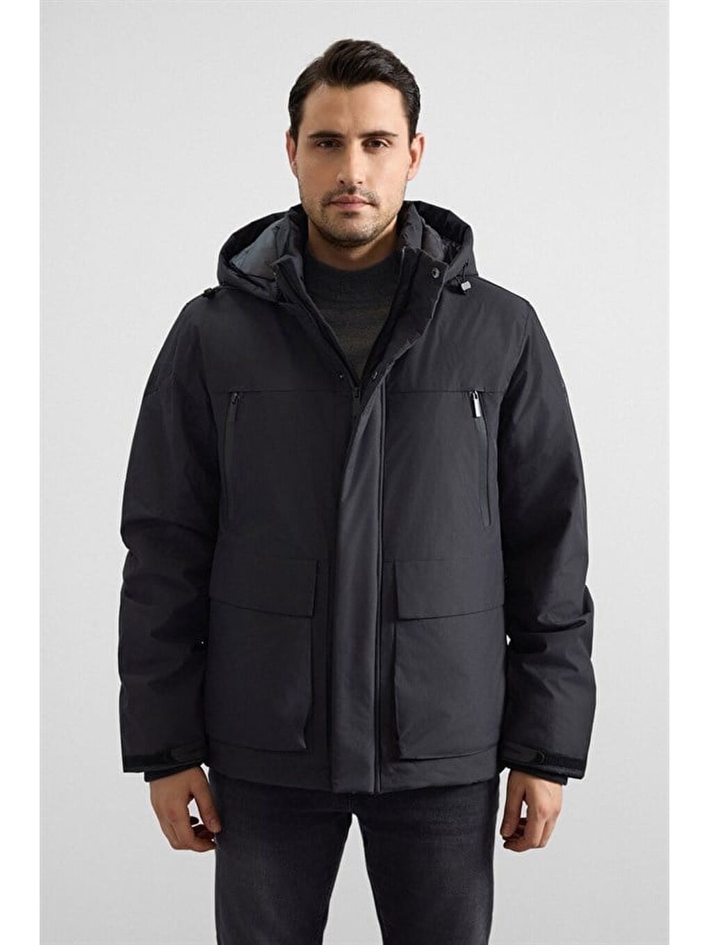 Siyah Slim Kapüşonlu Düz Cepsiz Fermuar + Çıtçıt Elyaf Dolgulu Standart Mont