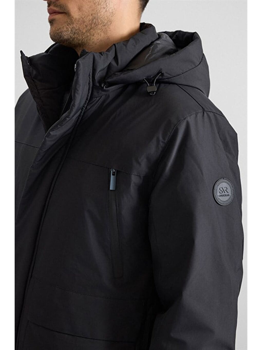 Siyah Slim Kapüşonlu Düz Cepsiz Fermuar + Çıtçıt Elyaf Dolgulu Standart Mont-2