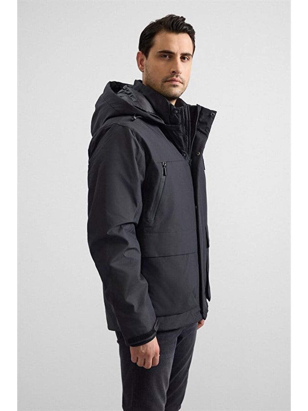 Siyah Slim Kapüşonlu Düz Cepsiz Fermuar + Çıtçıt Elyaf Dolgulu Standart Mont-5