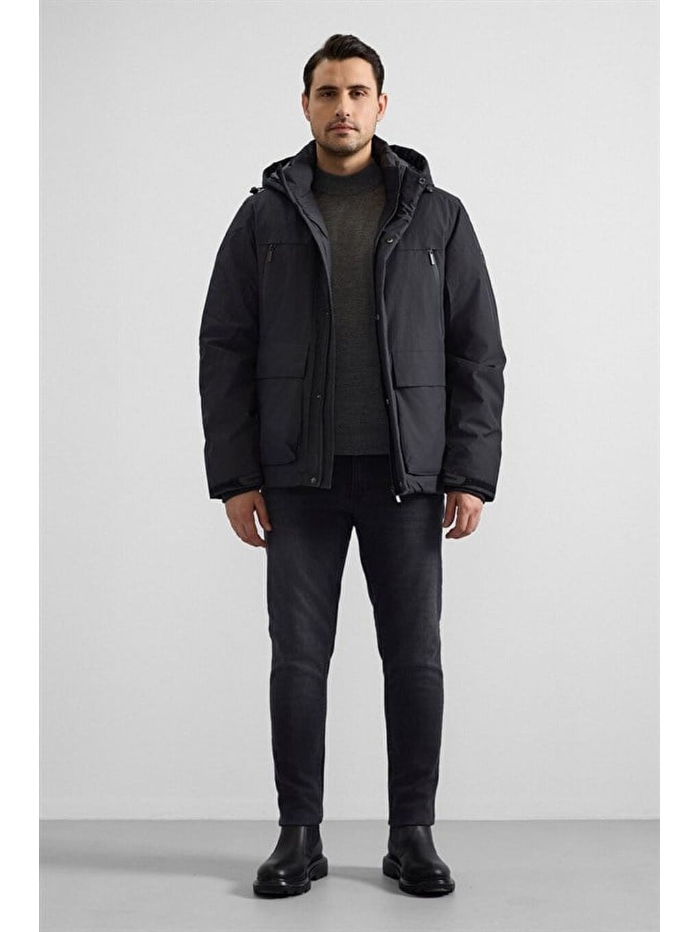 Siyah Slim Kapüşonlu Düz Cepsiz Fermuar + Çıtçıt Elyaf Dolgulu Standart Mont-6