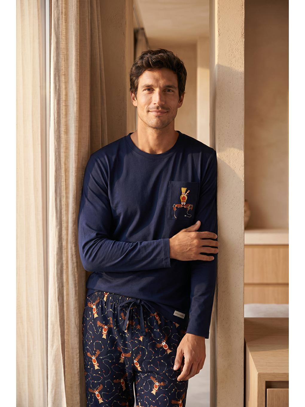 Erkek Geyik Desenli Kutulu Yılbaşı Pijama Takımı Lacivert-2
