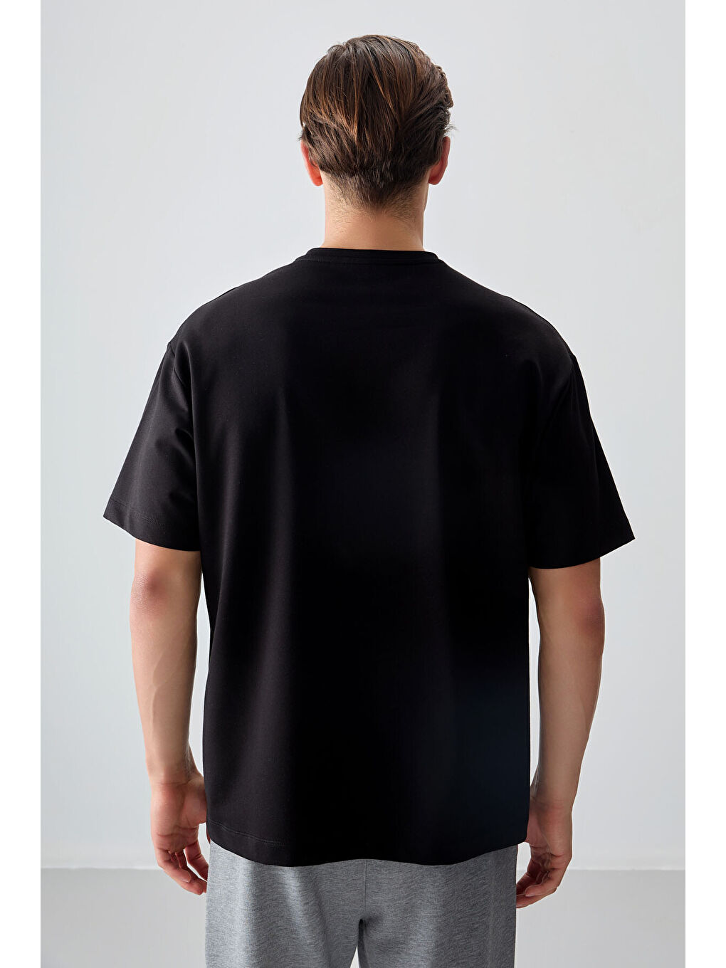 Siyah Pamuklu Kalın Yumuşak Dokulu Oversize Fit Baskılı Erkek Tişört - 88374-4