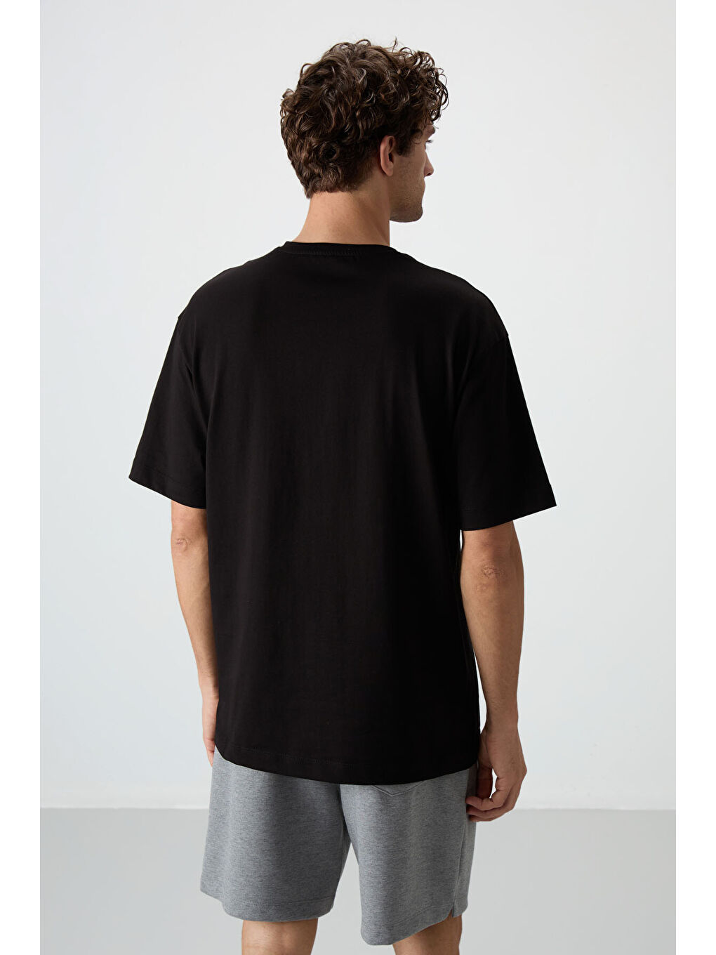 Siyah %100 Pamuk Kalın Yumuşak Dokulu  Fit Baskılı Erkek Tişört - 88360-4