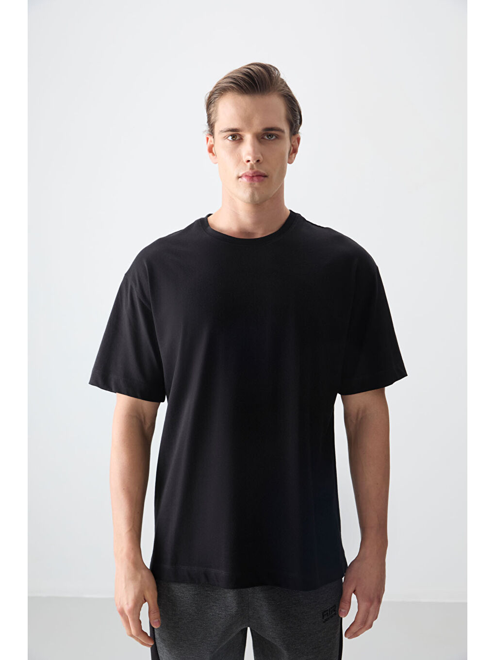 Siyah %100 Pamuk Kalın Yumuşak Dokulu Oversize Fit Basic Erkek Tişört - 88353-4