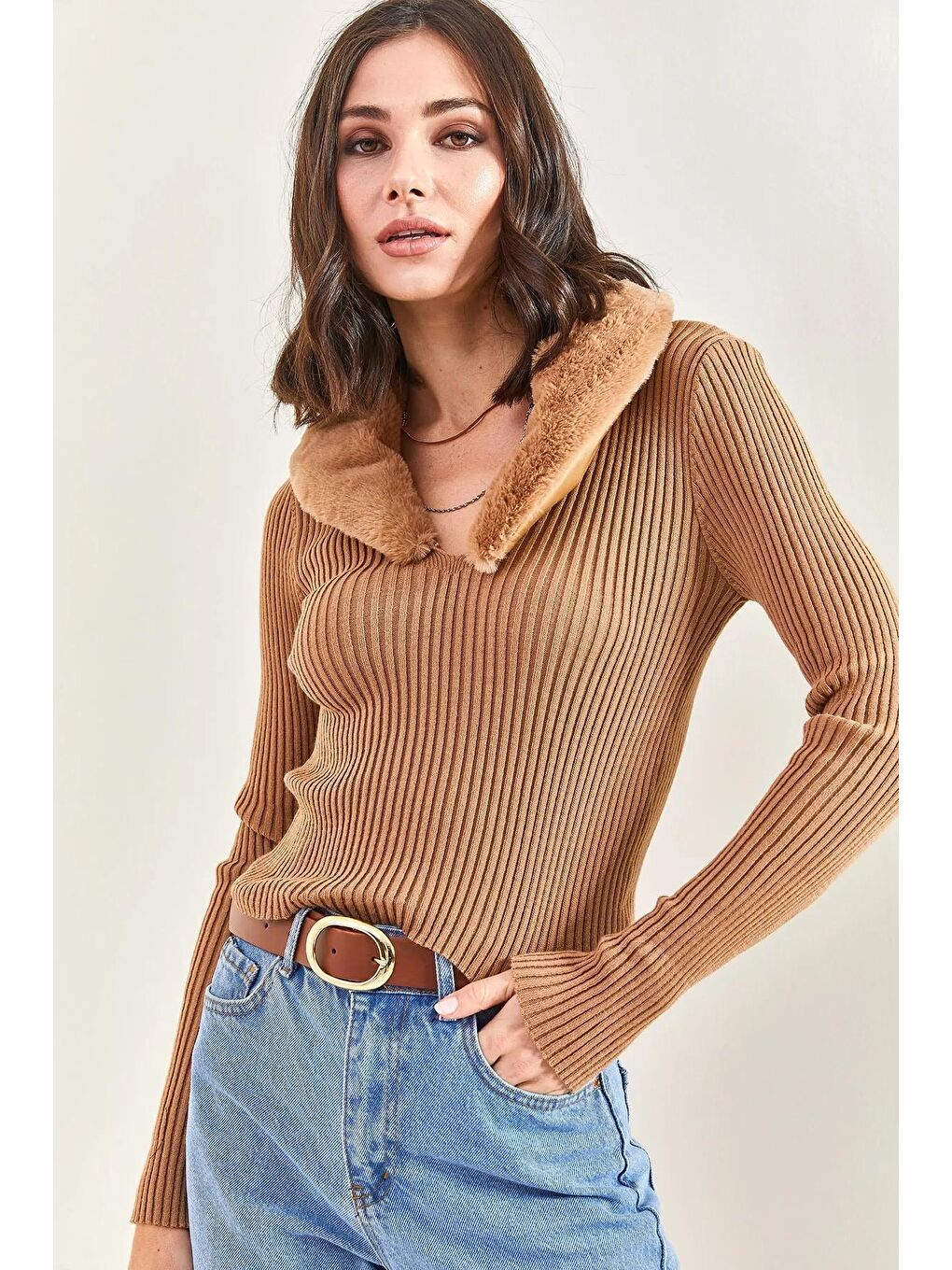 Kahverengi Kadın Yakası Kürklü Triko Kazak-2