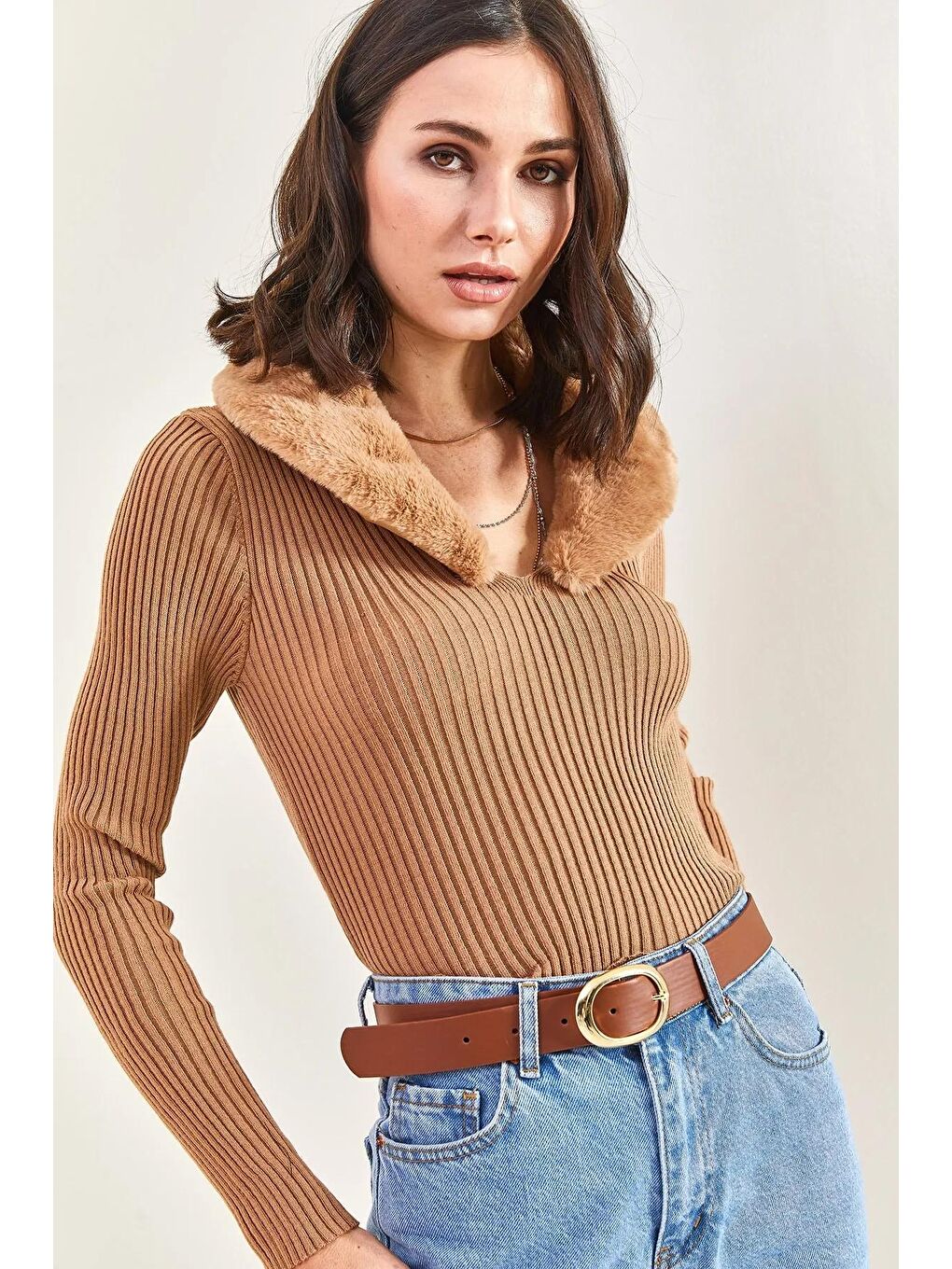 Kahverengi Kadın Yakası Kürklü Triko Kazak-4