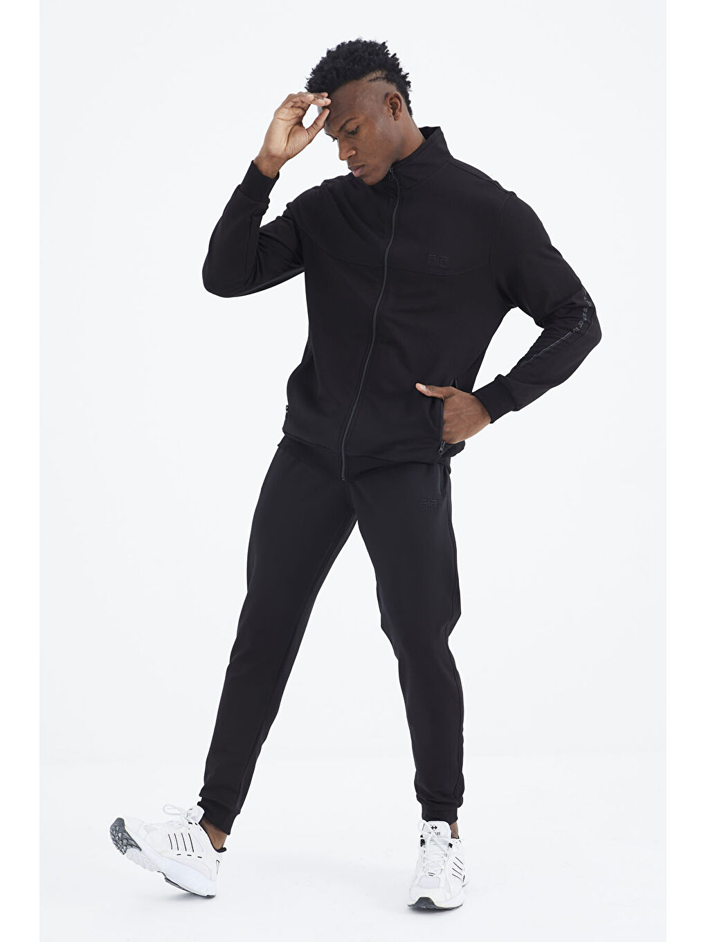 Siyah Standart Kalıp Eşofman Takım - 85229-1