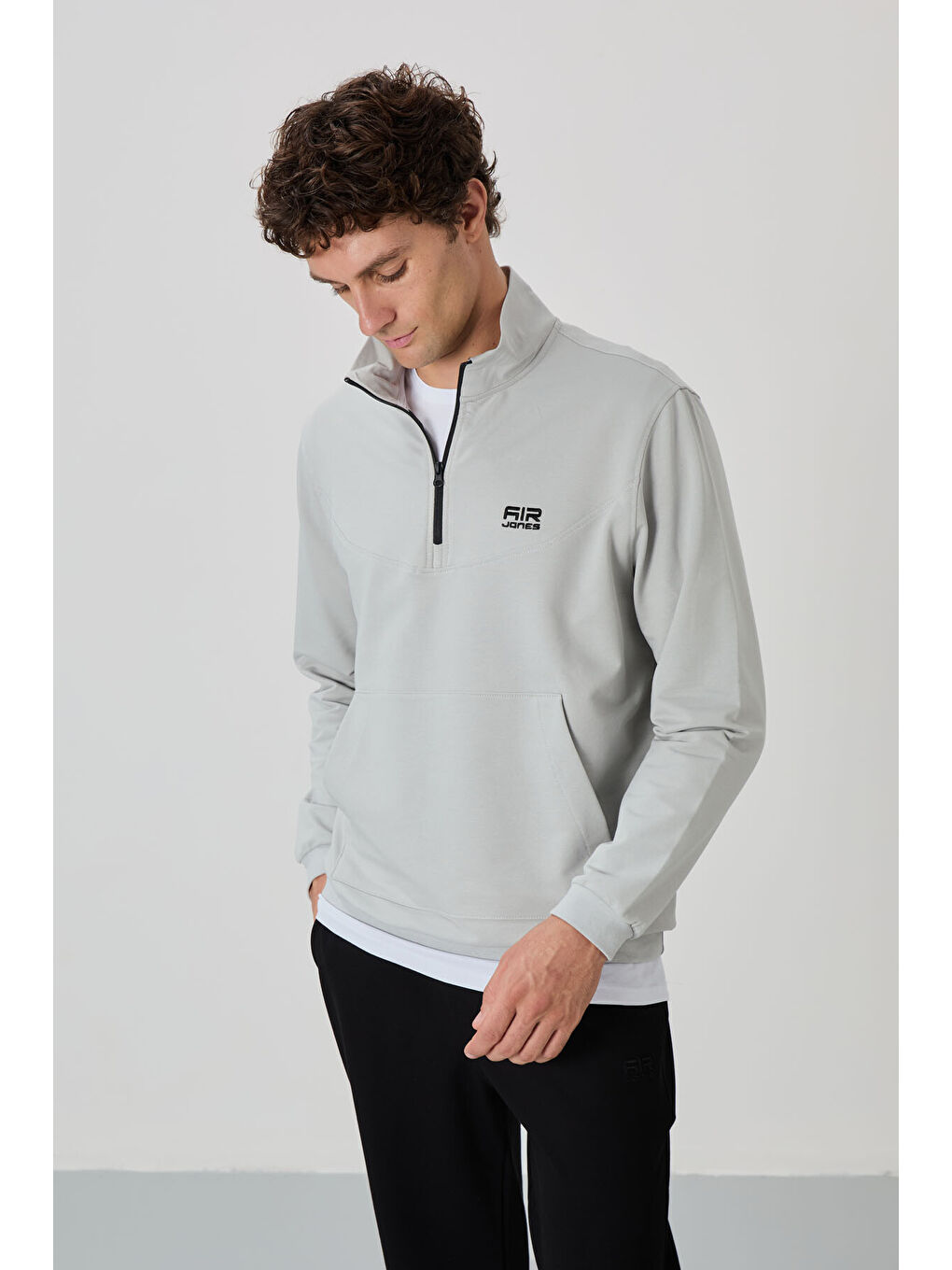 Bej Herbert Taş - Siyah  Dik Yaka Eşofman Takım - 85233-1