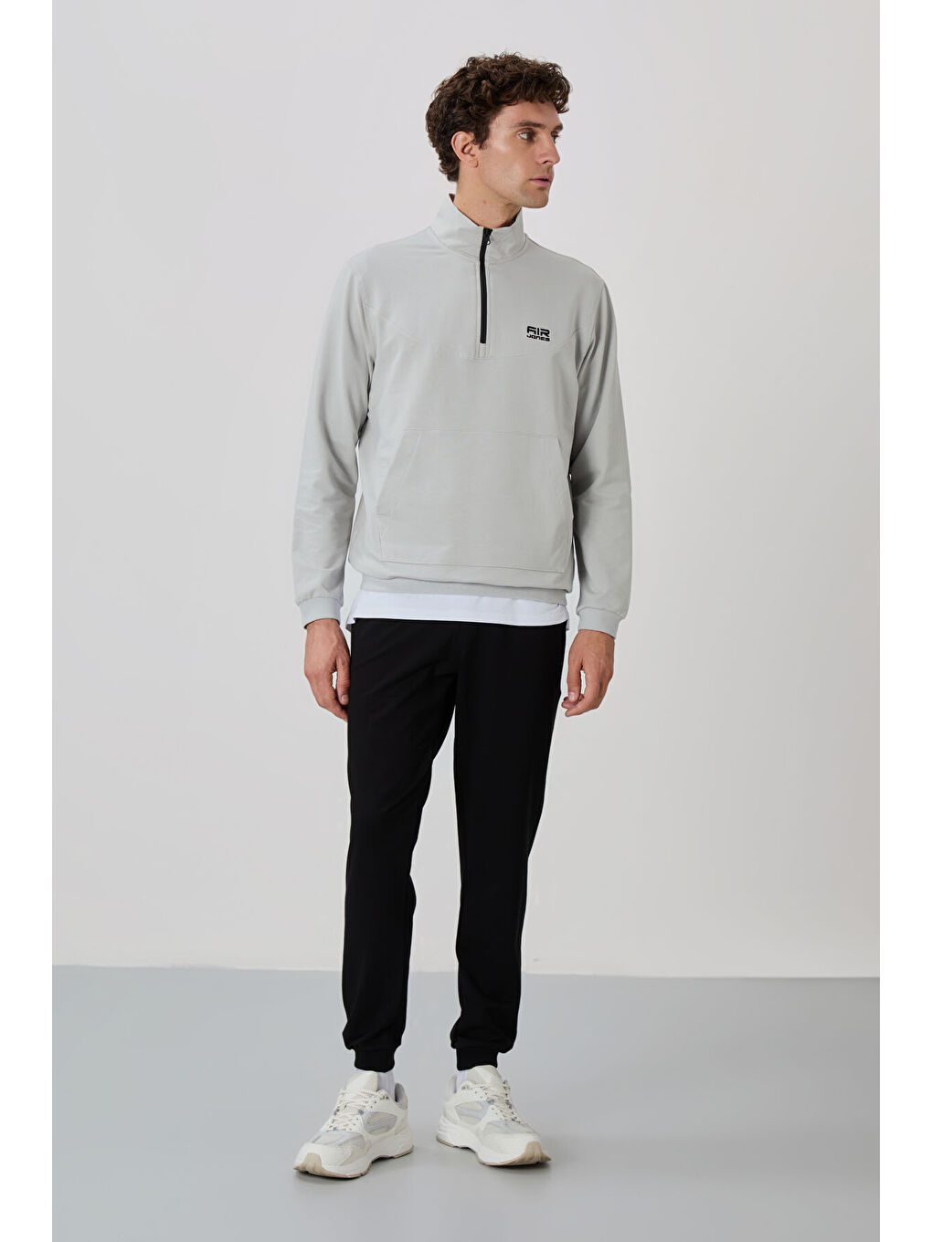 Bej Herbert Taş - Siyah  Dik Yaka Eşofman Takım - 85233-3