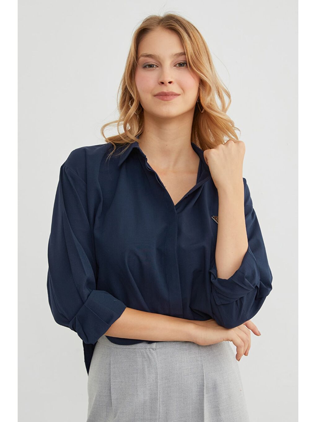 Lacivert Kelebek Aksesuarlı Crop Gömlek-4