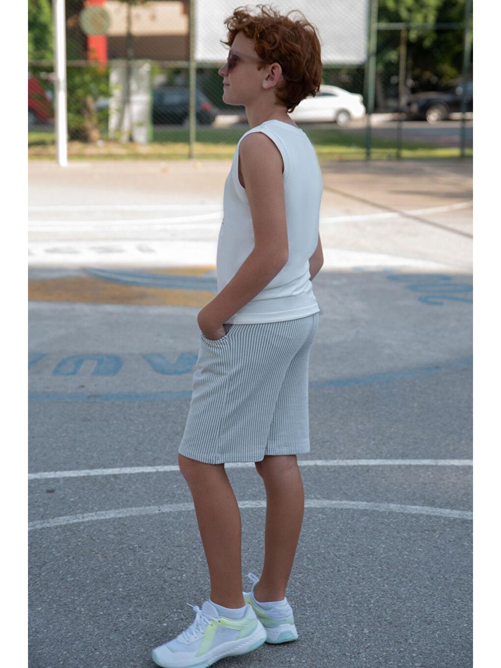 Erkek Çocuk Şortlu Takım Sıfır Kollu Yazı Baskılı Bağcık Aksesuarlı Beyaz (8-14 Yaş)-1