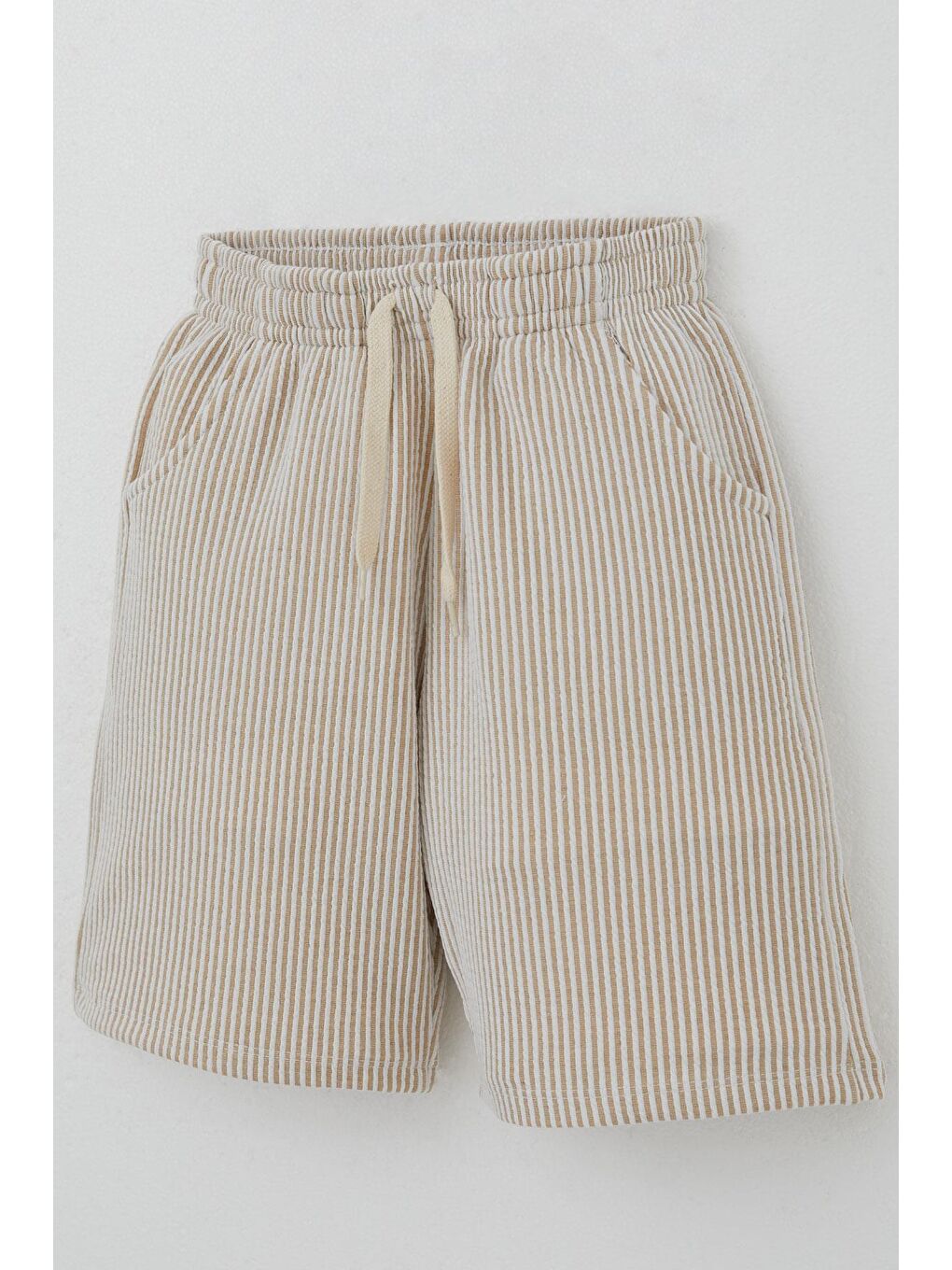 Ekru Erkek Çocuk Şortlu Takım Sıfır Kollu Yazı Baskılı Bağcık Aksesuarlı Krem (8-14 Yaş)-9