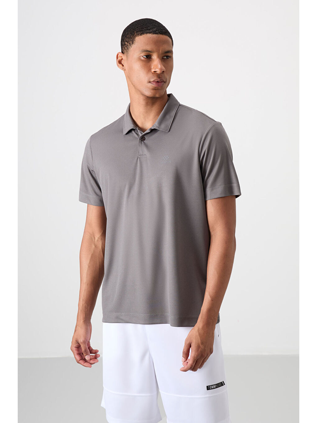 Koyu Gri Logo Baskılı Standart Kalıp Polo Yaka Aktif Spor Erkek Tişört - 88252-3