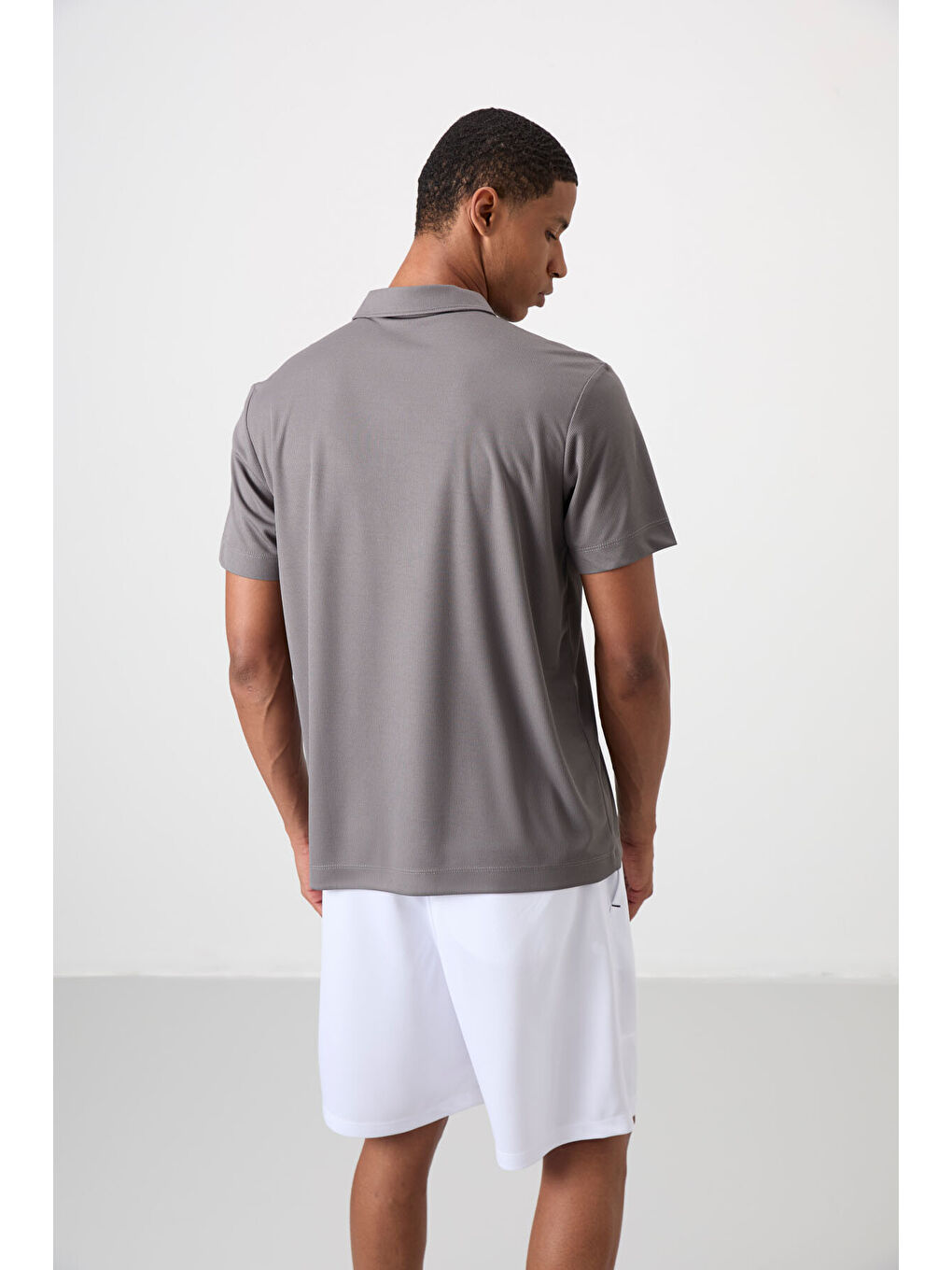 Koyu Gri Logo Baskılı Standart Kalıp Polo Yaka Aktif Spor Erkek Tişört - 88252-4