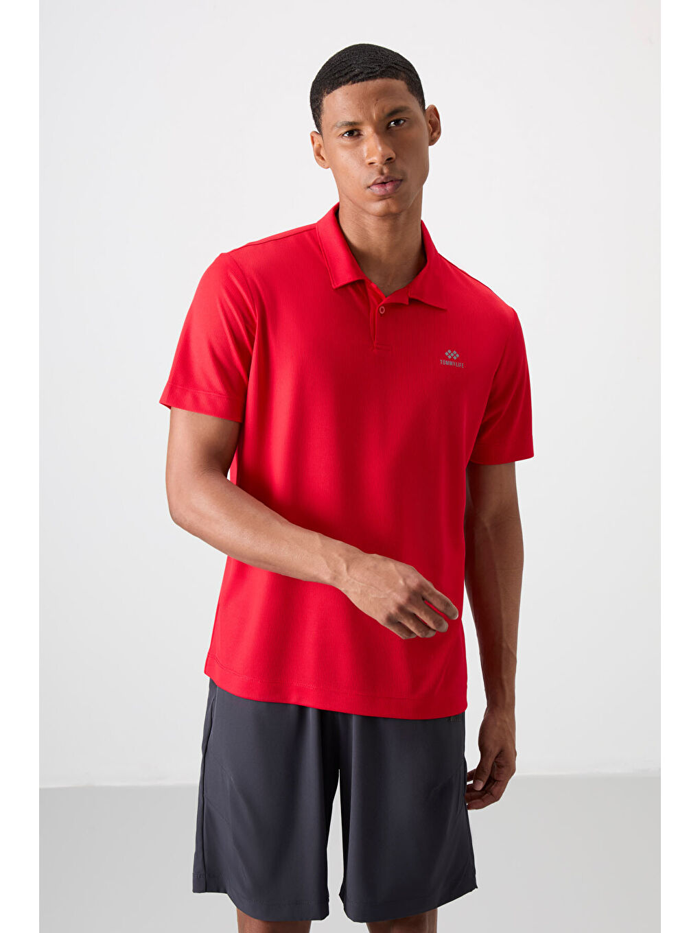 Kırmızı Logo Baskılı Standart Kalıp Polo Yaka Aktif Spor Erkek Tişört - 88252-3