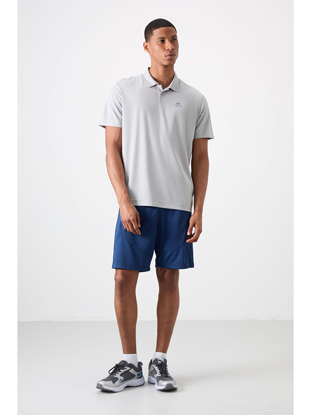 Gri Logo Baskılı Standart Kalıp Polo Yaka Aktif Spor Erkek Tişört - 88252-1