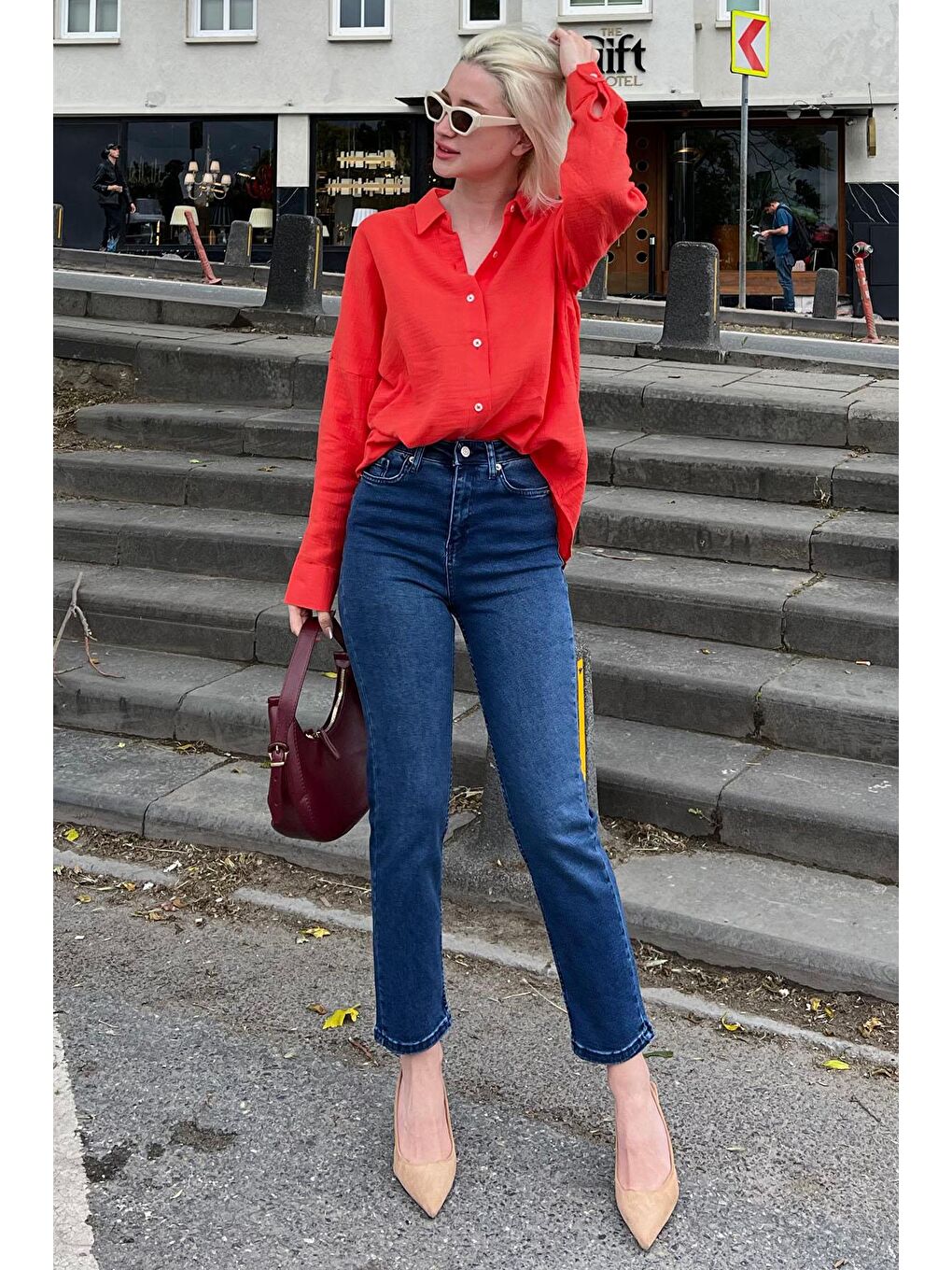 Koyu Mavi Slim Fit Kadın Mom Jean-4