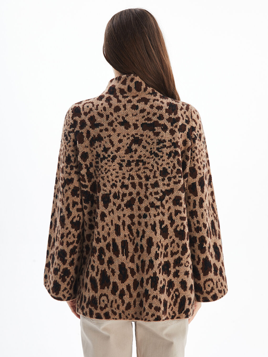 Kahverengi Praia   Leopar Desenli ve Boğazlı Kazak   Leopar Renk-3