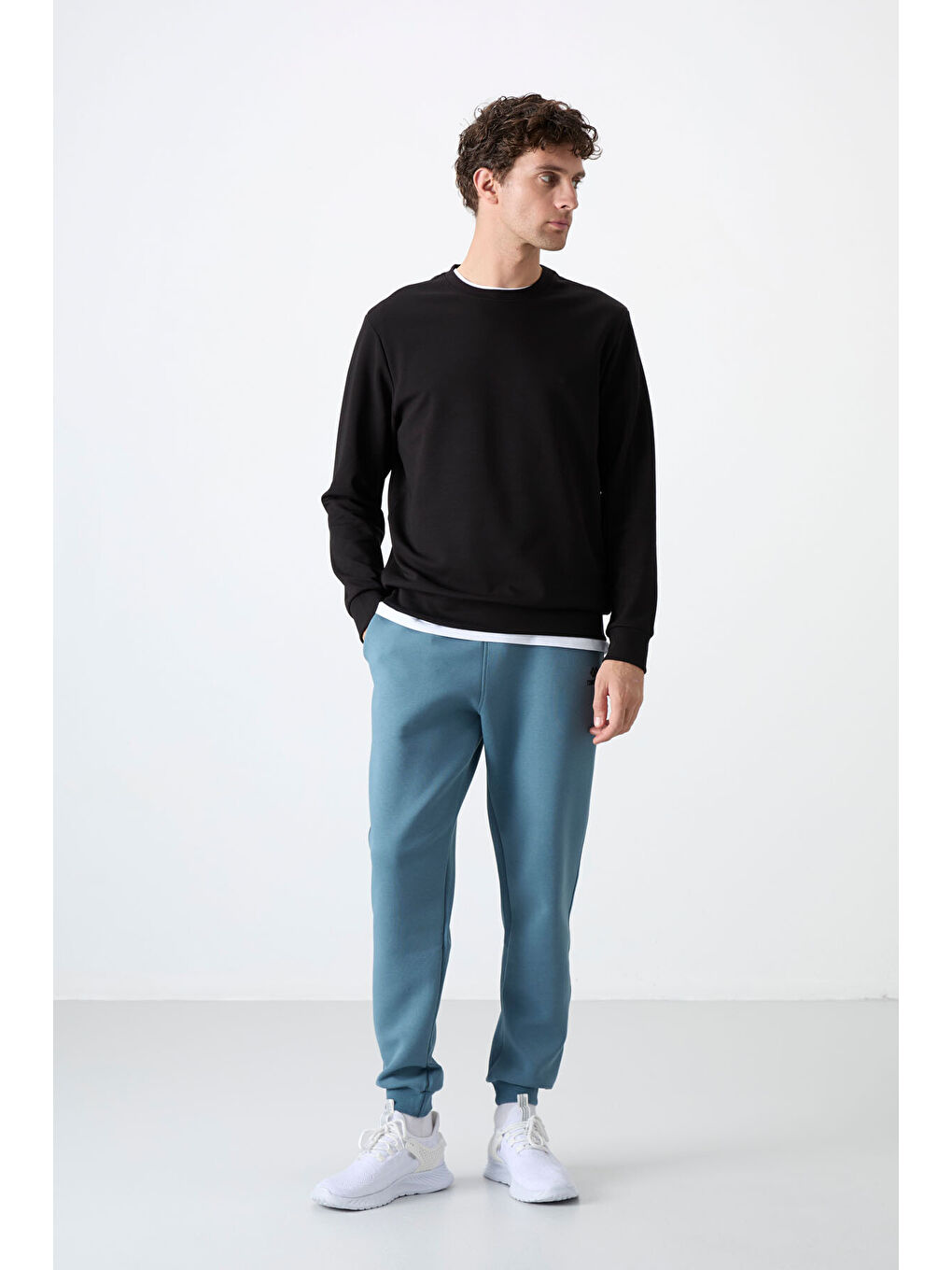 Siyah Basic Bisiklet Yaka Rahat Form Erkek Sweatshirt - 88053-3