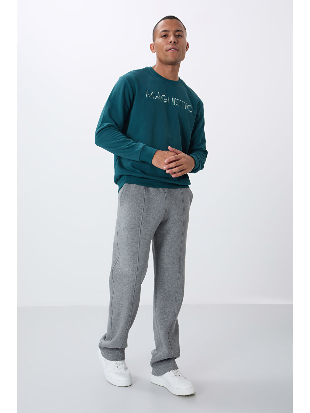 Yeşil Zümrüt Yazı Nakışlı Bisiklet Yaka Rahat Form Erkek Sweatshirt - 88020-2