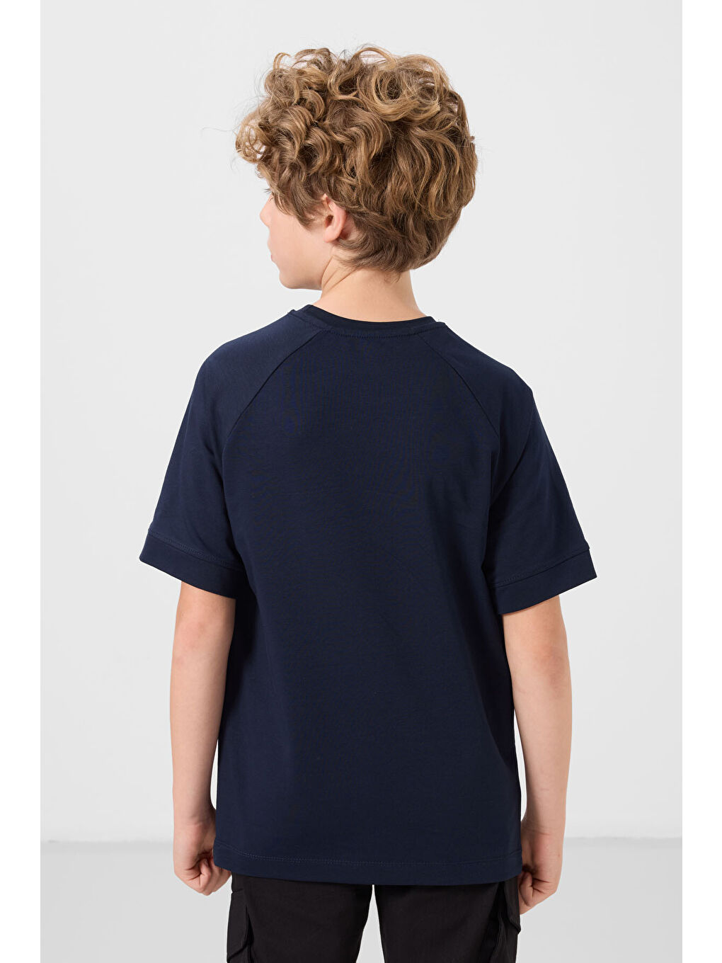 Lacivert Pamuklu Yumuşak Dokulu Oversize Cep Detaylı Erkek Çocuk T-Shirt - 11295-4